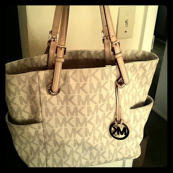 AUTHENTIC MICHAEL KORS PRINT BAG