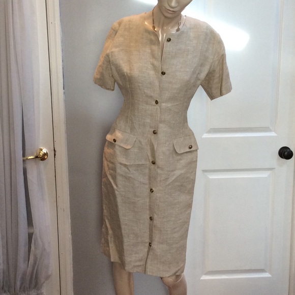 Vintage dress with 10 gold tiger buttons