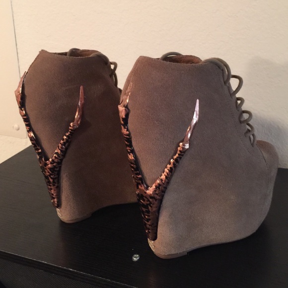 Limited Edition Jeffrey Campbell LF Rayvin Claw