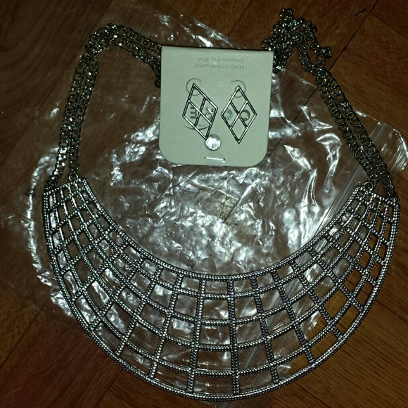 Necklace n earings