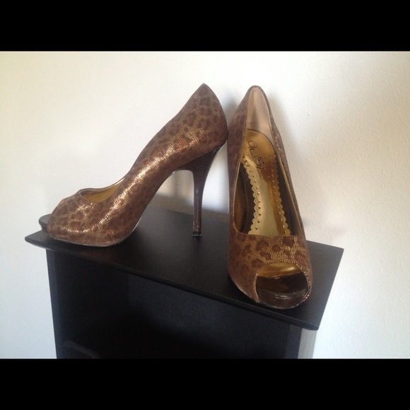 Leopard print heels