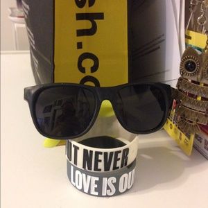 Bundle for @imtoobasic