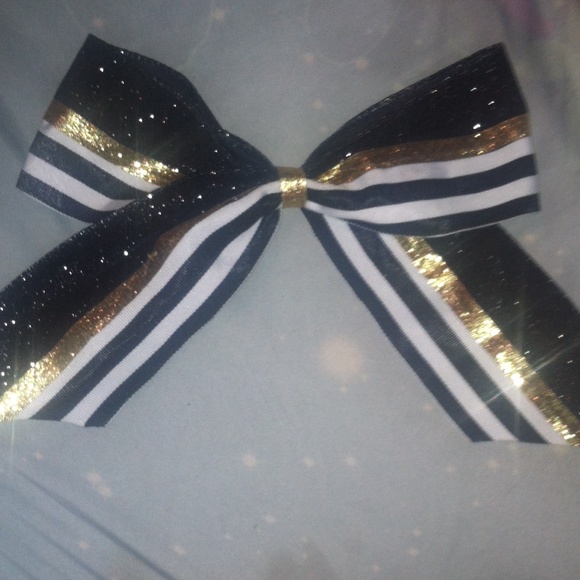 Cheer bow - Picture 1 of 1