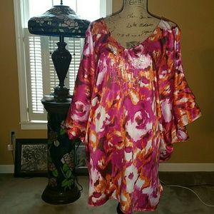* Beautiful floral top/dress w/Necklace included