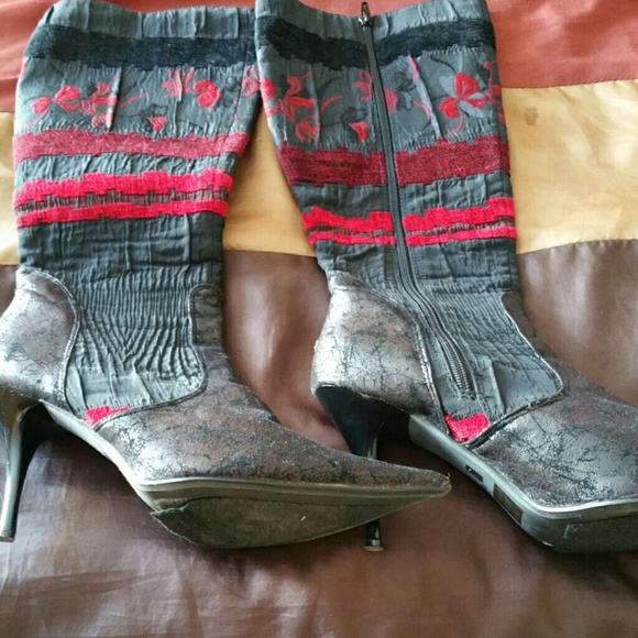 Pointed toe boots