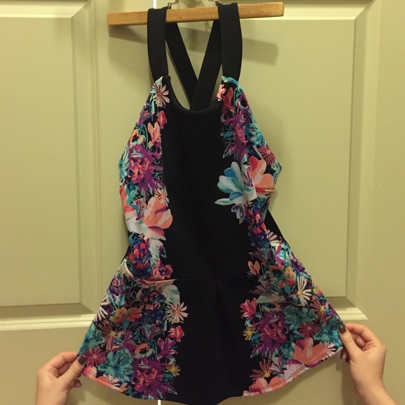 Flowery tank with razorback straps