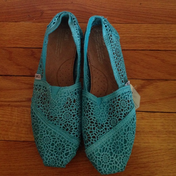 Crochet toms 🍀