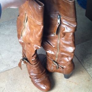 Guess brown boots