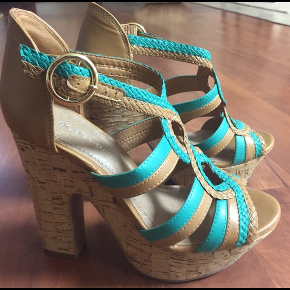 BCBG Zoey Wedges!! 😍