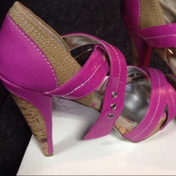 🎈SOLD🎈Charles by Charles David raspberry heels - Picture 3 of 3