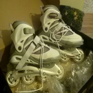 Rollerblades with knee and elbow pads