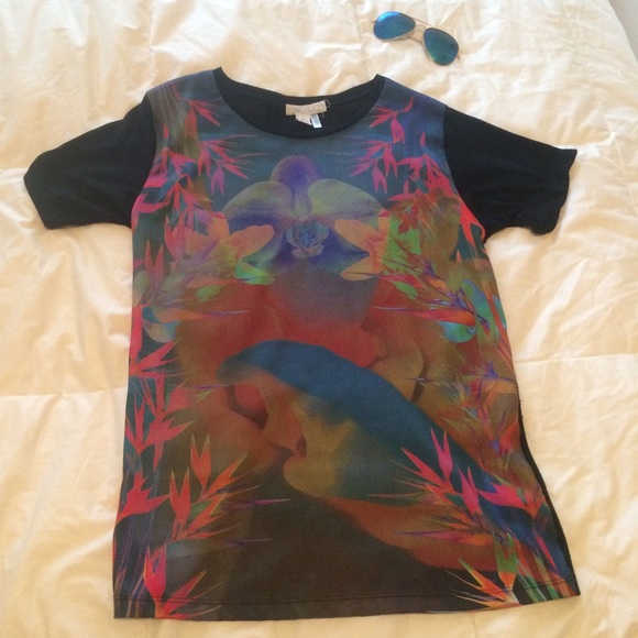 Forever 21 Tops - GRAPHIC T SHIRT FOREVER21