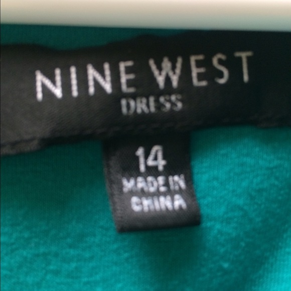 Dress - Picture 4 of 4