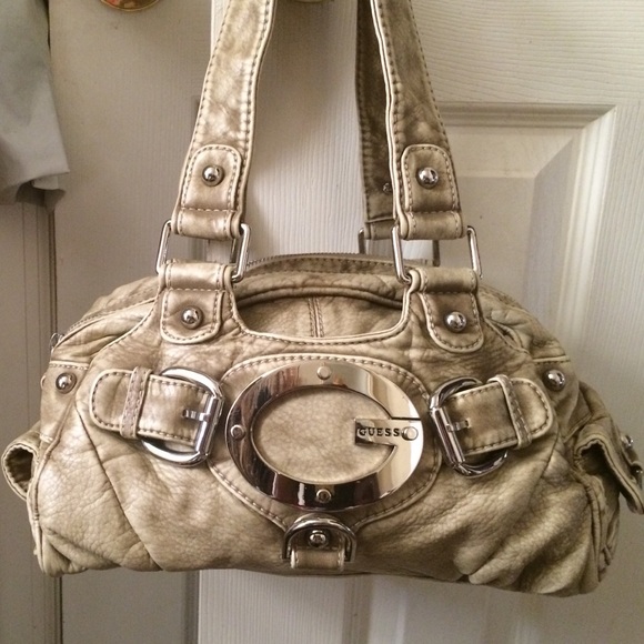 Guess Handbag👜