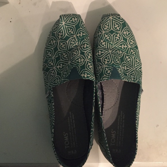 Worn once toms