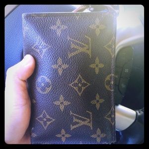 AUTHENTIC LOUIS Vuttion makeup pouch or reg pouch