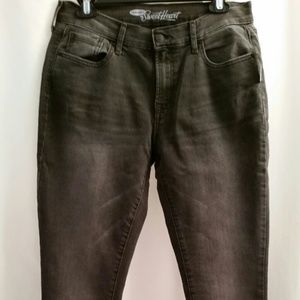 NWT Old Navy Sweetheart Skinny Jeans in Mudcave