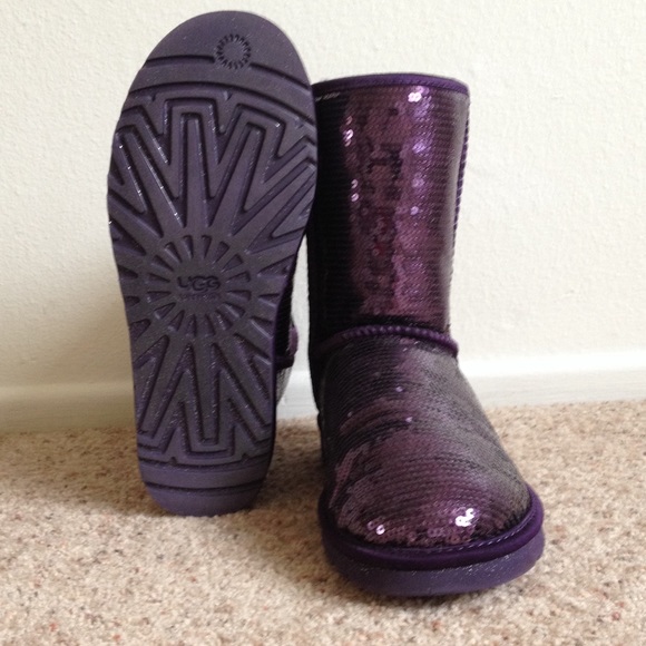 Size 7 purple sparkly Ugg boot - Picture 4 of 4