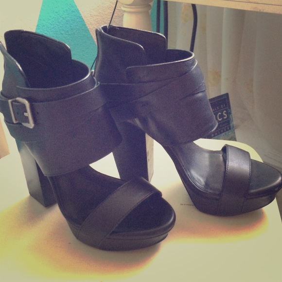 BCBGeneration Shoes - BCBGeneration black heels