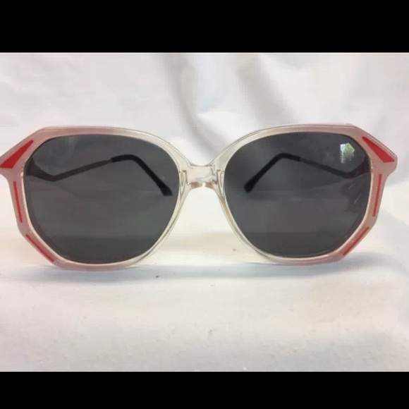 Vintage Red + Clear Sunnies. ❤️