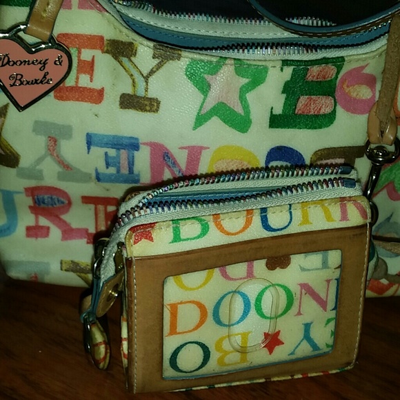 Small Dooney & Bourke purse - Picture 1 of 4