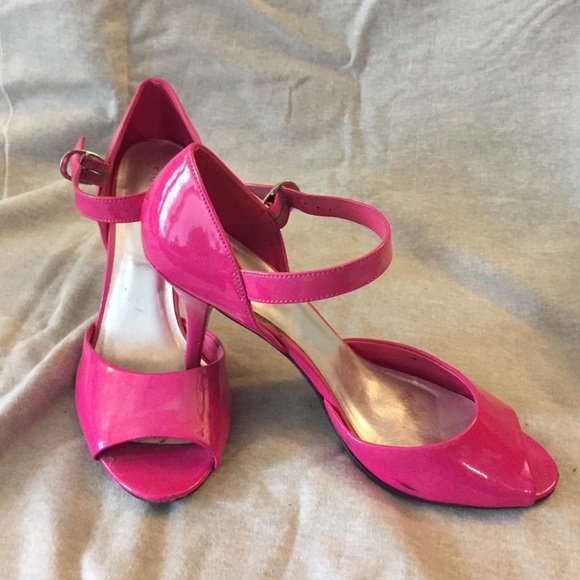 Pink patent kitten heels