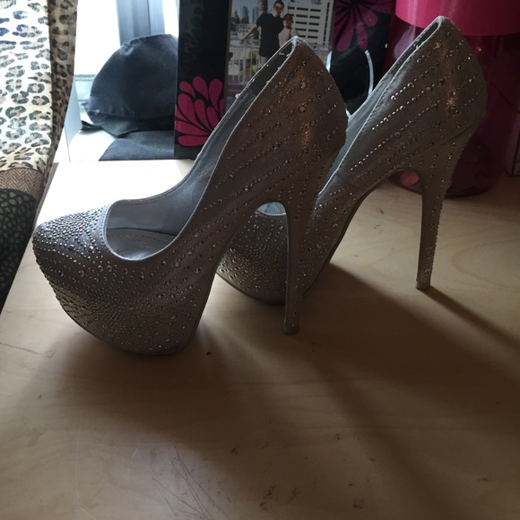 Silver Rhinestone pumps - Picture 3 of 4