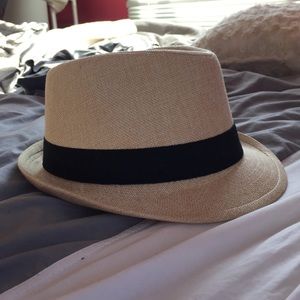 Brand new fedora wo tags