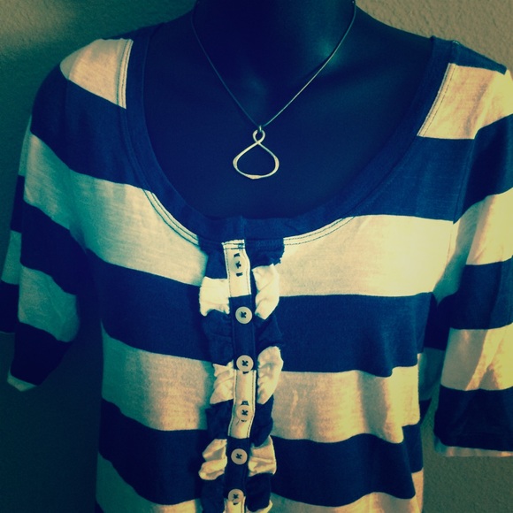 Old Navy Tops - 🌀sold🌀🌀Old Navy stripped shirt