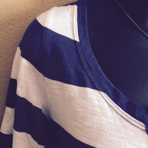 🌀sold🌀🌀Old Navy stripped shirt - Picture 3 of 4