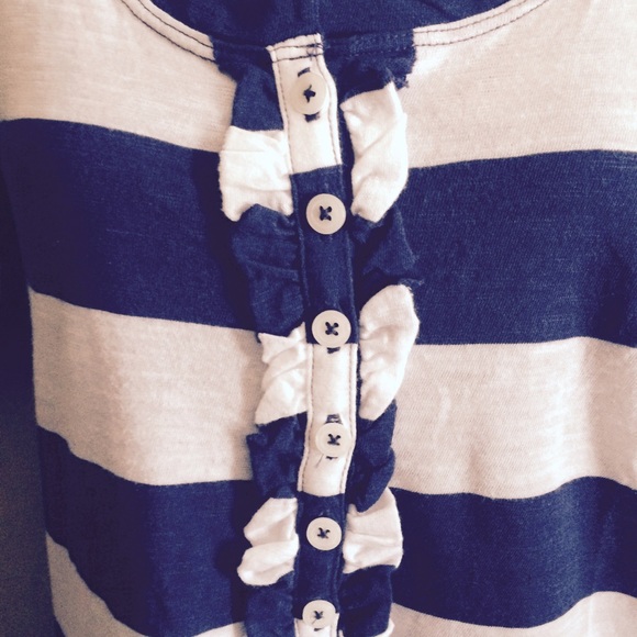 🌀sold🌀🌀Old Navy stripped shirt - Picture 4 of 4