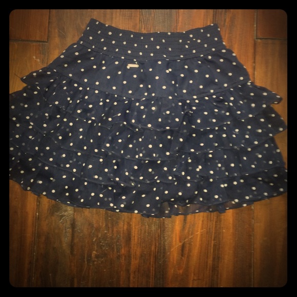 Hollister navy &  white poke a dot ruffled skirt!!