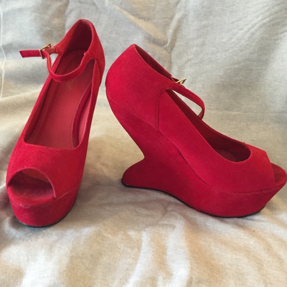 Red Lady Gaga Heeless Platform Wedges