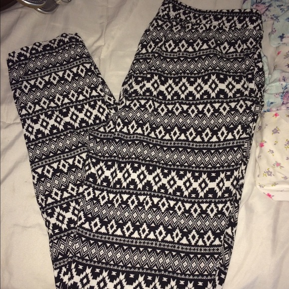 Black and white flowy pants