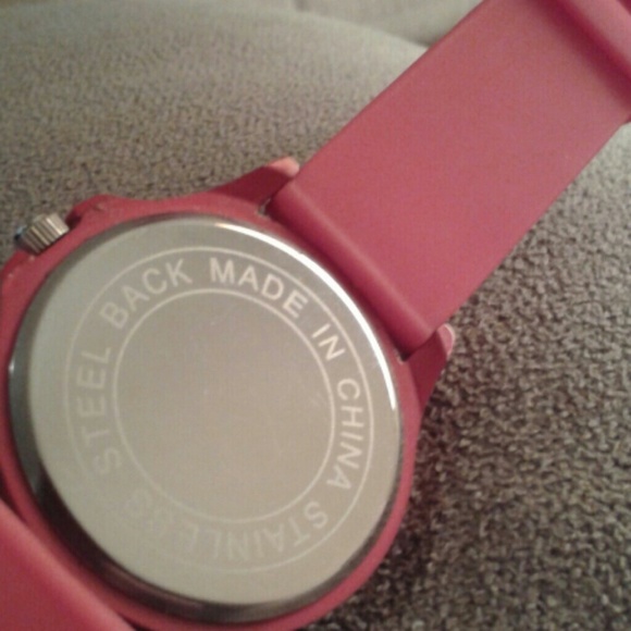 New Red Watch - Picture 2 of 3