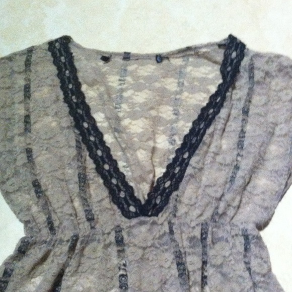 Sheer top - Picture 2 of 3
