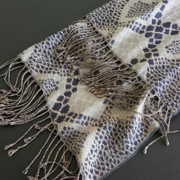 Multi colored blue pashmi scarf