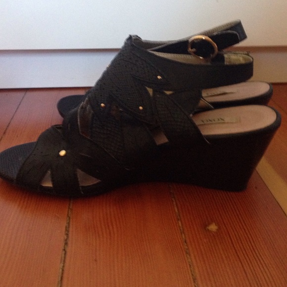 xoxo wedge sandal