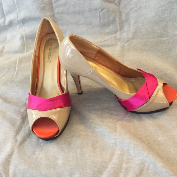 ShoeDazzle Alexa with pink and orange accents