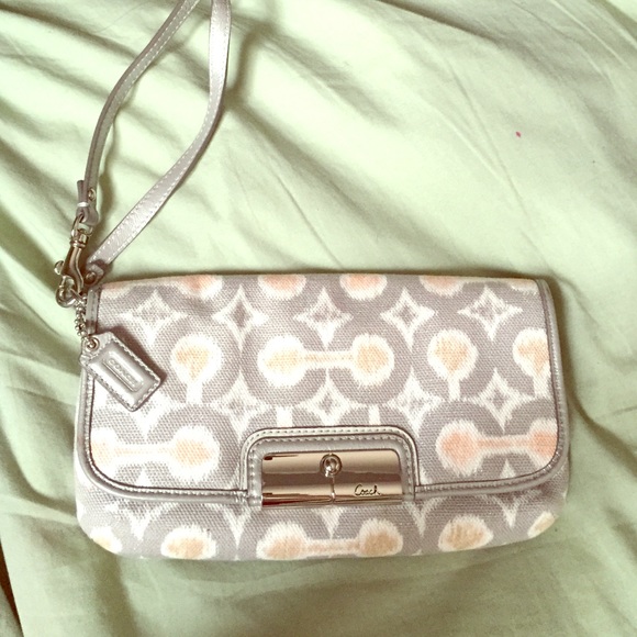 Coach wristlet authentic  grey n tan n peach