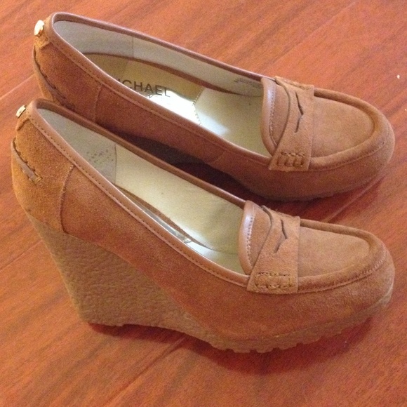 Michael Kors Rory Wedge - Picture 2 of 4