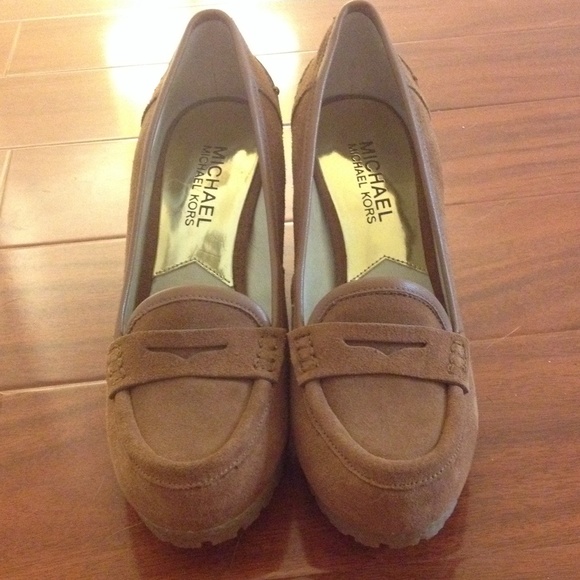 Michael Kors Rory Wedge - Picture 3 of 4