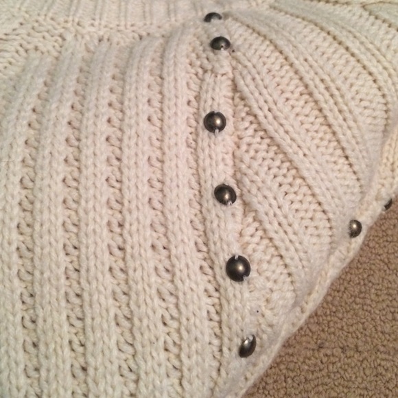 Sweater - Picture 2 of 3