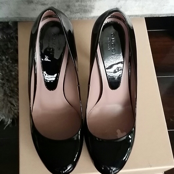 Gucci patent pumps! - Picture 3 of 4