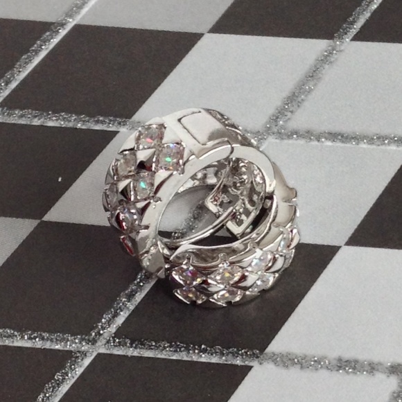 🌷925 Silver Cubic Zirconia Huggie Earrings🌷 - Picture 2 of 7