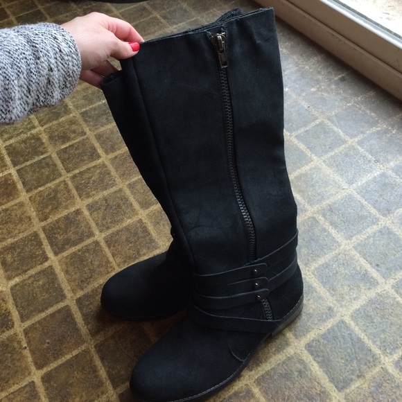 Steve Madden Black Suede Boots