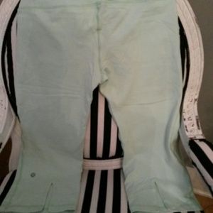 Lululemon cropped wonder under pants