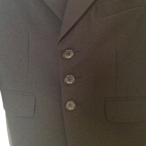 Childs suit - Picture 2 of 3