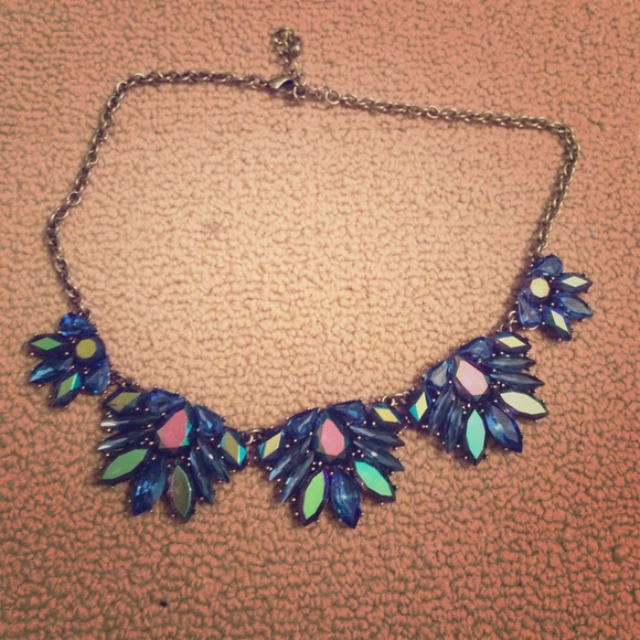 Statement necklace