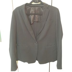 Black blazer by Uniqlo